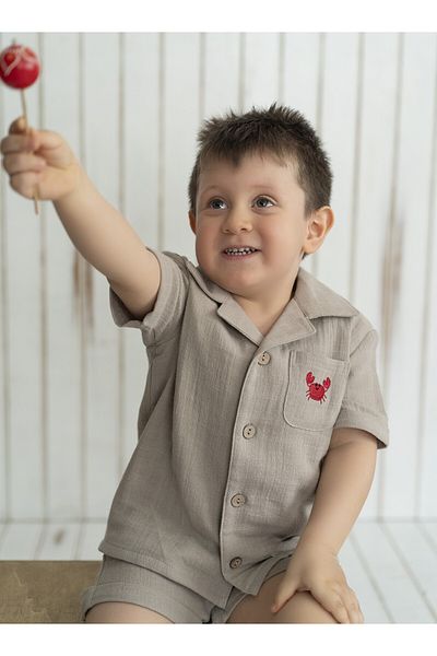 Kirazkids Set cămașă și pantaloni scurți cu crab de culoare bej
