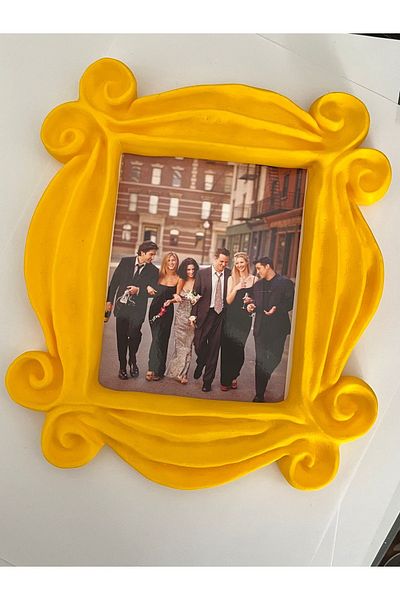 Gragold3Design Friends Yellow Frame (with Two Friens Pictures as a Gift)