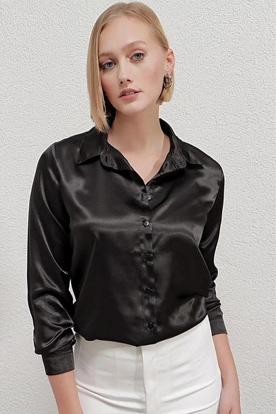 hazelin Cămașă neagră, cu suprafață de satin, ușor drapată, pentru femei Hzl22w-bd139641