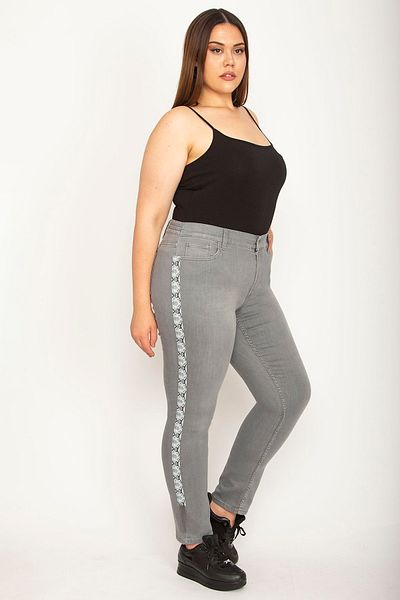 Şans Women's Large Size Gray Side Stripe and Chain Detailed 5 Pocket Lycra Jeans 65n26403