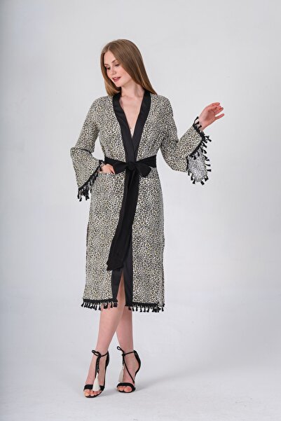 İna Şile Bezi Kumaştan Leopar Desenli Pamuklu Kimono Püskül Detaylı Uzun Pare...
