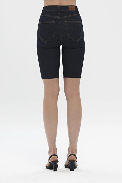 CROSS JEANS Koyu İndigo Yüksek Bel Paçası Kesikli Biker Jean Şort C 4521-045