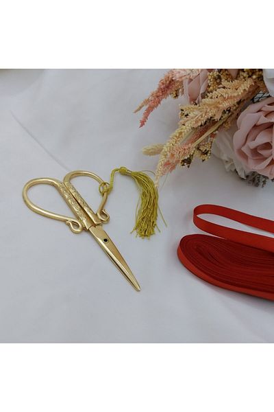 Aker Hediyelik Yellow Scissors with Heart Motif and Stylish Design Metal Embroidered Style Scissors Model