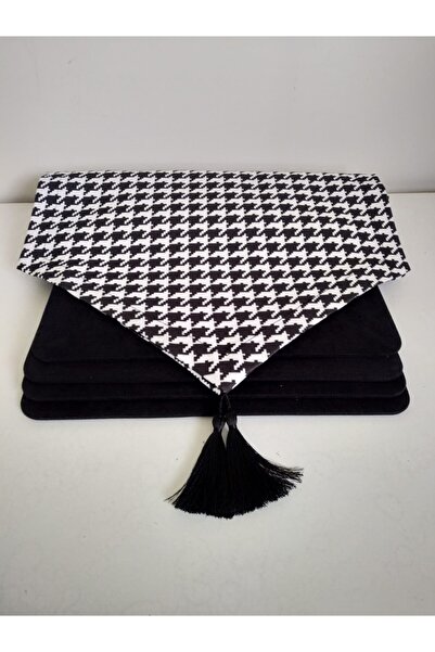 Ayşemce Μαύρο και λευκό διακοσμημένο ράνερ με σχέδιο πόδια χήνας & 4 μαύρα τε...