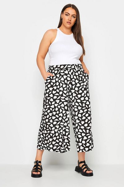 Stil Diva Pantaloni capri din lycra cu modele de mărime mare, cu buzunare 145045