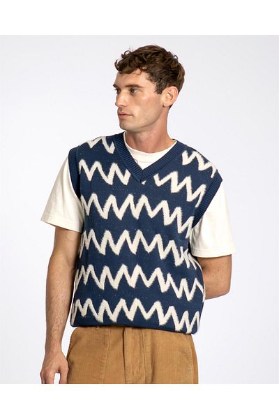 Peraluna Мъжки трикотажен пуловер Far Afield PINTO VEST KNIT - ZIG V-образно деколте с зигзагообразен мотив - тъмносин