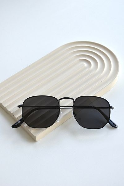 LOOKUP NEW Unisex Black UV400 Protected Pentagonal Square Sunglasses - New Season