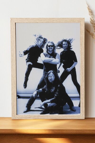 Luna Marissa Metallica Poster - Çerçevesiz Parlak Kağıt Duvar Posteri