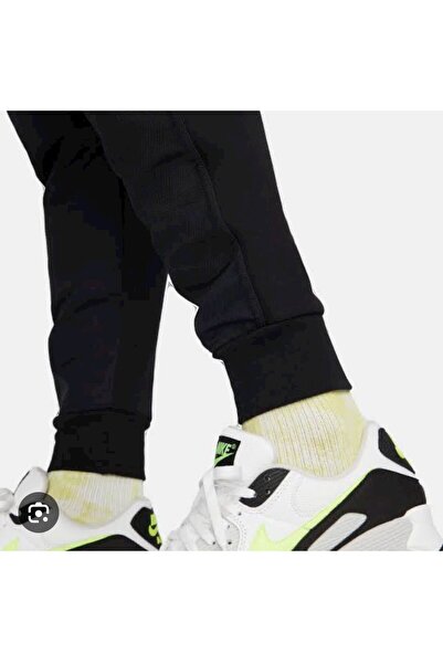 Nike Tech Fleece Joggers (Black) -DR6171 010