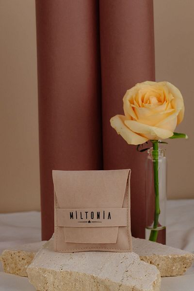 Miltonia Pouch Design