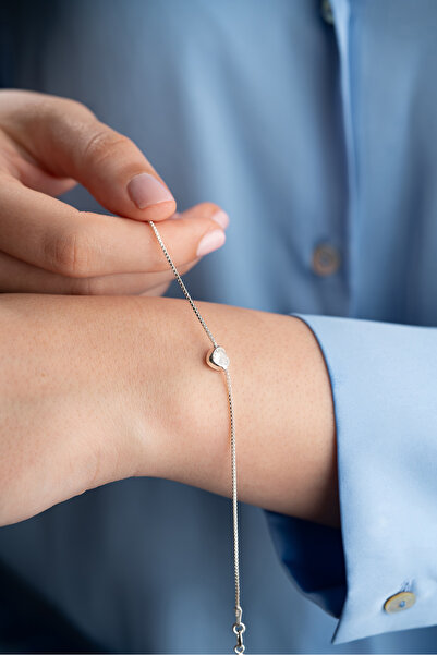 Nereze 925 Ayar Gümüş Rodyum Kaplama Zirkon Taşlı Minimal Kalp Model Bileklik