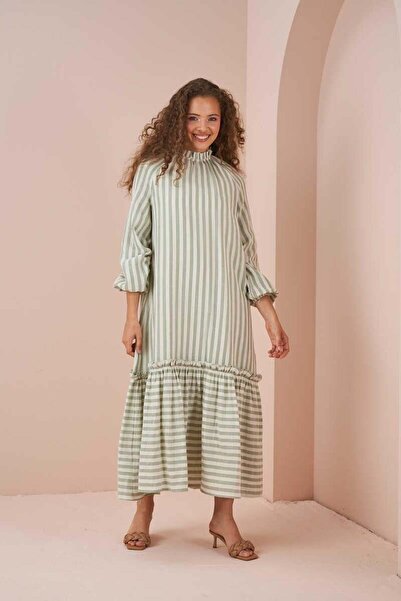 Mevra Πράσινο φόρεμα μουσελίνας με λεπτές ρίγες - Φούστα με βολάν