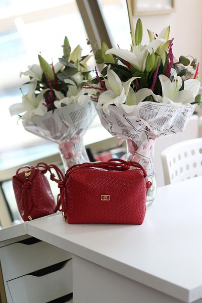 Moom Bag Red Diamond Pattern - Geantă de umăr pentru femei cu curea subțire cu noduri