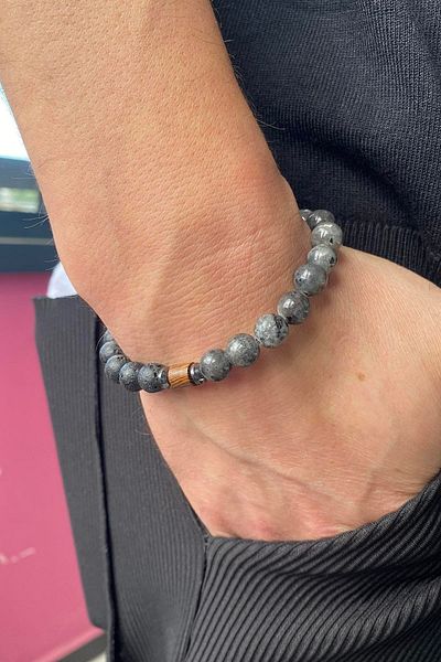 TAKIŞTIR سوار رجالي بتفاصيل خرز بلون أنثراسايت