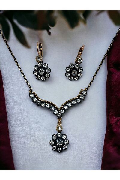 FAYRA ACCESSORIES Daisy Zircon Stone Necklace and Earring Set