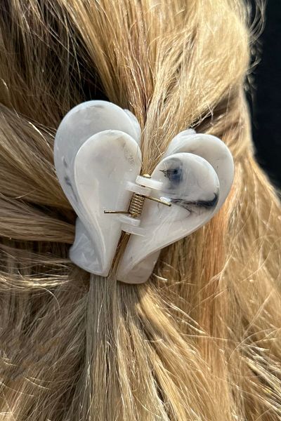 TAKIŞTIR Heart Figured Gray Bone Peg Buckle