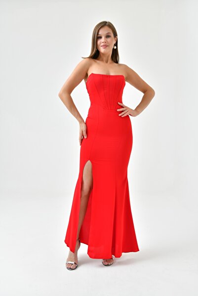 lovebox Kadın Straplez Yaka Korseli Tasarım Yırtmaç Detaylı Kırmızı Maxi Abiye Elbise 167