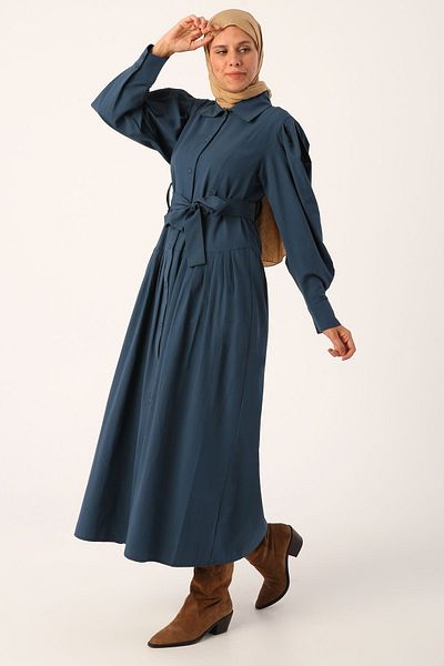 ALLDAY Indigofarbenes Hemdkleid mit Ballonärmeln und Gürtel