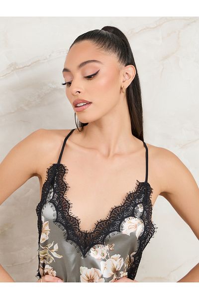 Styli Eyelash Lace Trim Side Slit Floral Print Teddy
