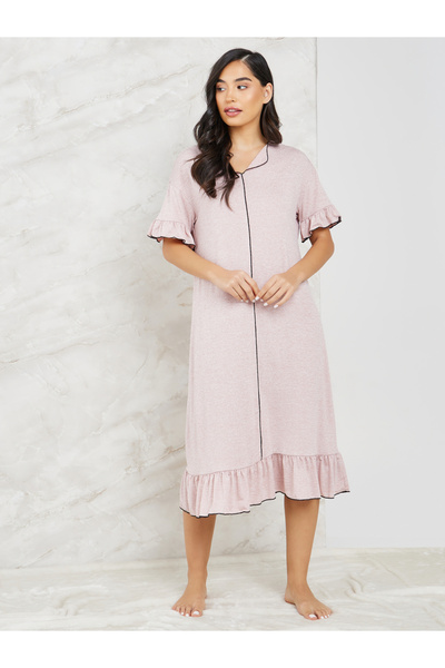 Styli فستان نوم من مزيج من الحواف المتباينة وأكمام وحاشية مكشكشة