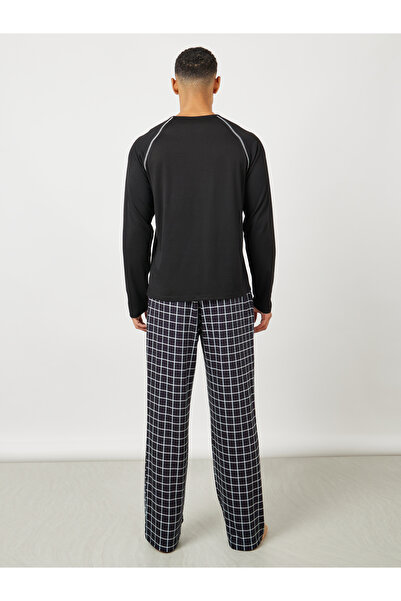 Styli Contrast Stitch T-Shirt & Checked Pyjama Set