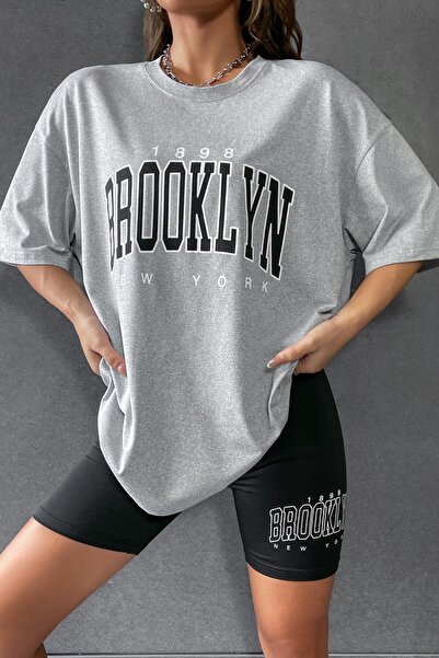 MODAGEN Súprava nadrozmerných tričiek a legín s potlačou Brooklyn - Crew Neck