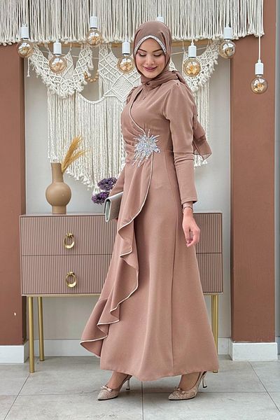 Bym Fashion Φόρεμα με βολάν με πέτρα βιζόν - Μέση μέρος
