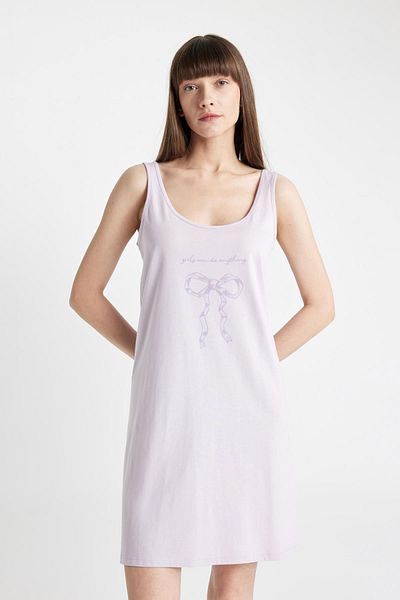 DeFacto Nachthemd mit Rundhalsausschnitt und „Fall in Love“-Print - C7964AX24HS
