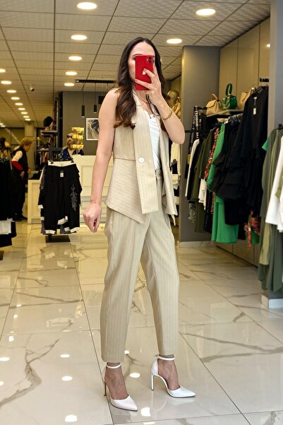 Vosse Miarte Bej Düğme Detyalı İç Astarlı Asimetrik Yelekli Takım