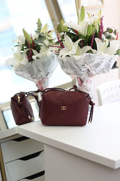 Moom Bag Γυναικεία τσάντα ώμου Claret Red Diamond - Λεπτό λουράκι με κόμπους