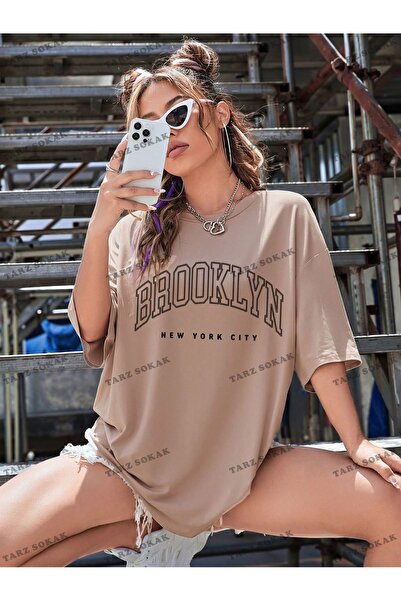 Adrift Unisex majica sa širokim krojem i brooklyn printom