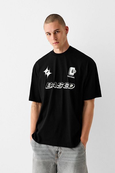 Bershka K sa kollu Ford bask l kare kesim t shirt Fiyat Yorumlar Trendyol