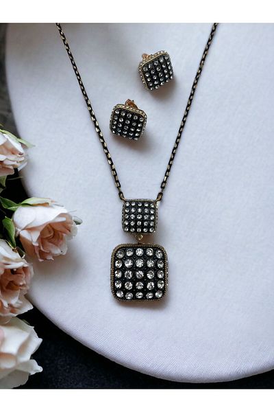 FAYRA ACCESSORIES Square Zircon Stone Diamond Mounted Necklace and Earring Set