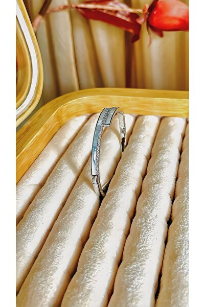 Belle Sedefli Rodyum Kaplama Çelik Vip Kelepçe