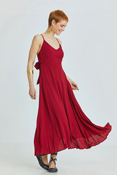 Clandestino Red Stylish Solid Color Dress - Back Detail