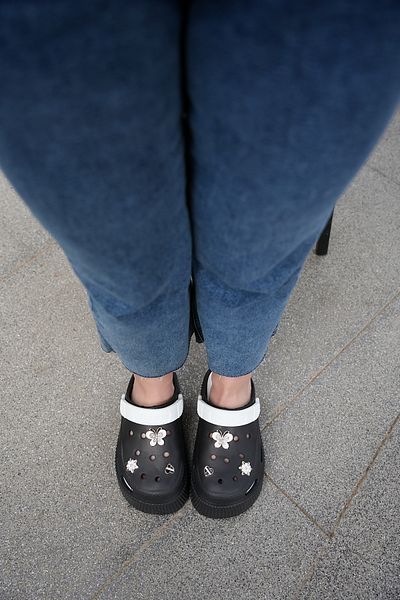 LAMİNTA Papuci de damă Black Flow - Detaliu accesoriu