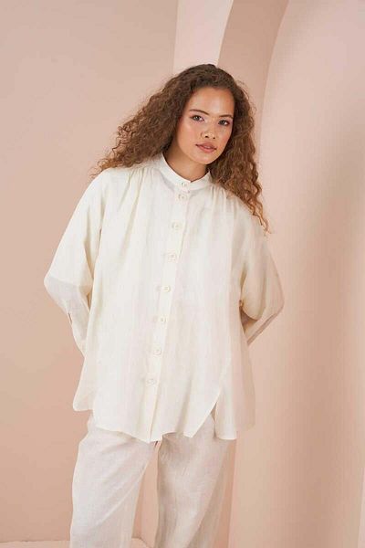 Mevra Ecru Linen Tunic - Shoulder Detail