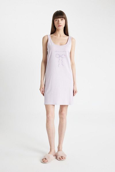DeFacto Nachthemd mit Rundhalsausschnitt und „Fall in Love“-Print - C7964AX24HS