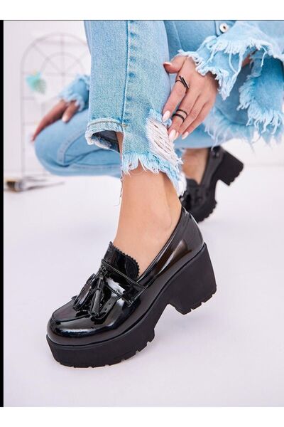 çetin ayakkabı Дамски ежедневни обувки от лачена кожа с ток и пискюли, дебела...