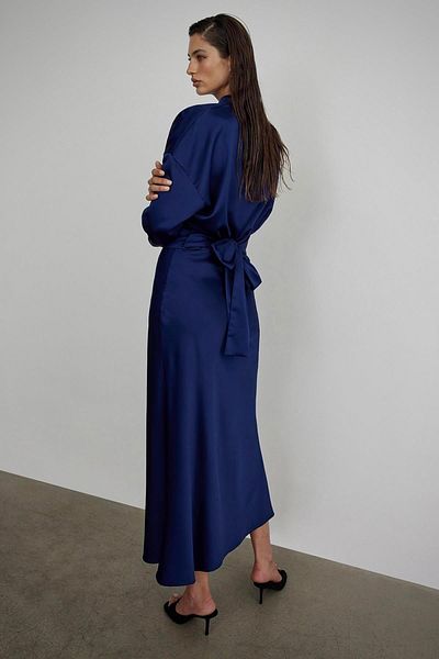 Suud Collection Saténová halenka s námořnickým páskem v námořnické modré barvě