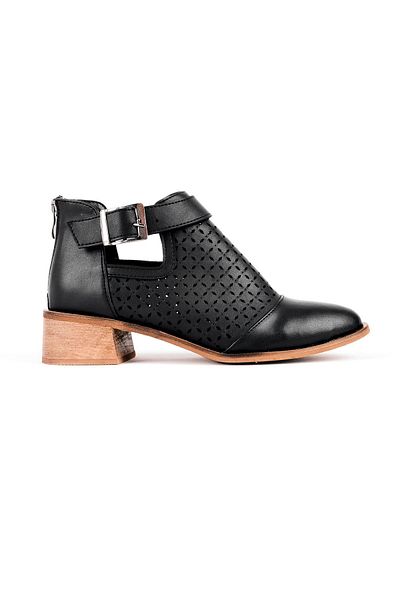 Lal Shoes & Bags Cizme de vară Samory pentru damă - negru cu detaliu curea