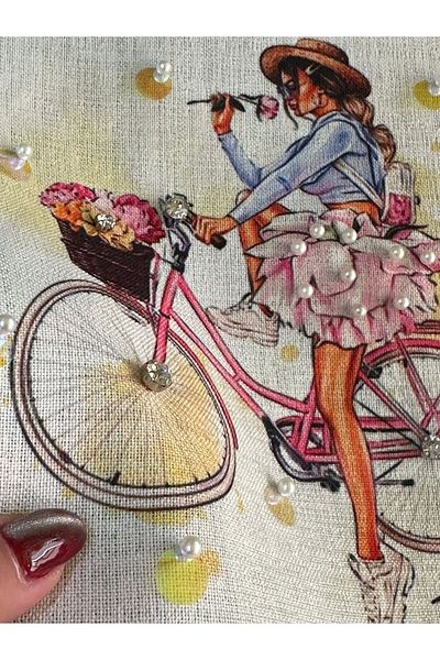 Gönülden Tasarım 23x19 cm Stone Detailed Tulle Bicycle Flower Patterned Girl's Coat of Arms