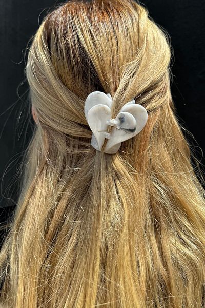TAKIŞTIR Heart Figured Gray Bone Peg Buckle