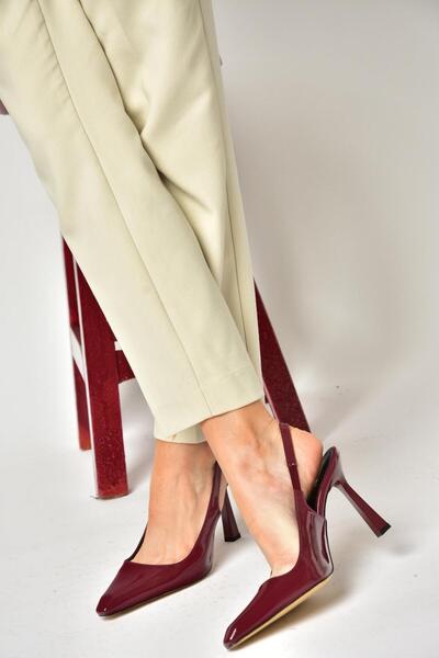 Fox Shoes S752063408 Burgundy vastag sarkú lakkbőr női cipő