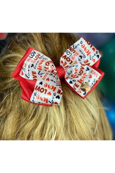 QUEEN AKSESUAR Персонализирана луксозна фиба за коса с червено-бяла панделка и сърце