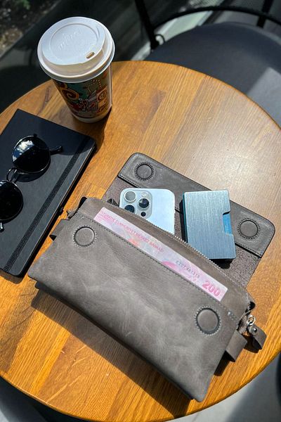 Noppa Unisex Gray Genuine Leather Bag - Zippered, Magnet and Phone Compartment