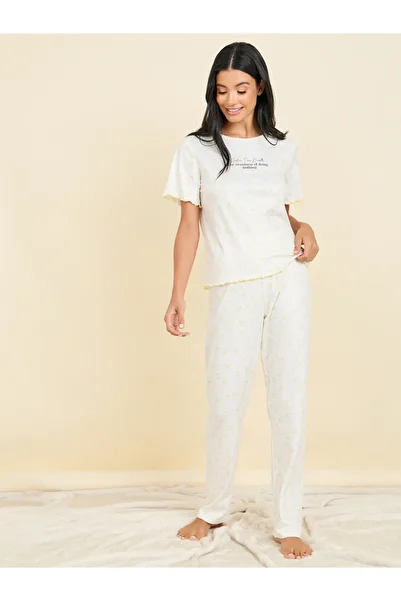 Styli Ribbed Lettuce Hem Floral AOP T-shirt and Pyjama Set