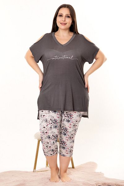 Jenny Daphne Plus Size V-Neck Slit Capri Pajamas Set - Short Sleeve 10705