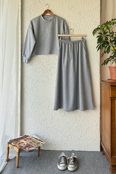 Ceylan Otantik Gray Ahsen Crop Skirt and 2 Yarn Sweat Set