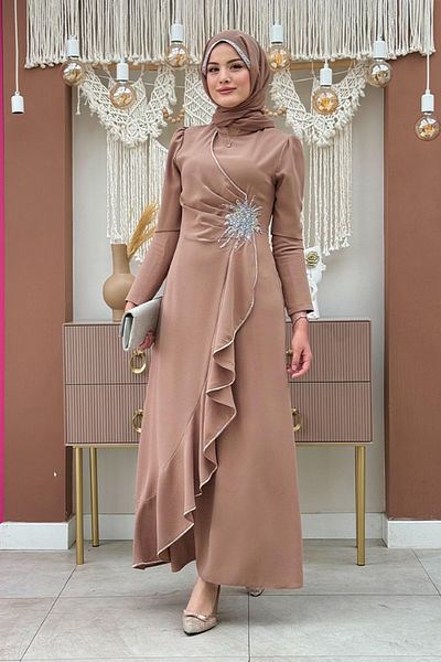 Bym Fashion Φόρεμα με βολάν με πέτρα βιζόν - Μέση μέρος